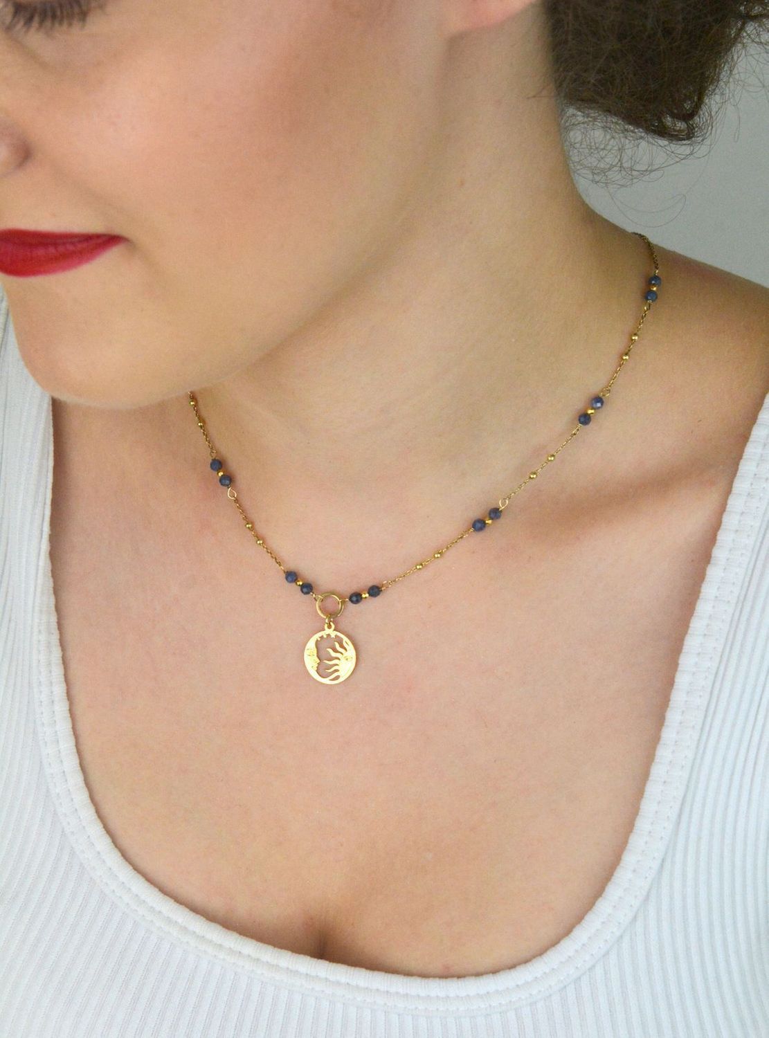 Naszyjnik pozłacany srebrny 925 DIA-NSZ-4868-925 z zawieszką słońce-księżyc i naturalnymi szafirami. Długość 42+2 cm, waga 3,40 g. Symboliczna i elegancka biżuteria.1.jpg