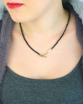 Naszyjnik damski srebrny DIA-NSZ-4883-925 z turmalinem, perłą i hematytem. Srebro próby 925, pozłacane, długość 50 cm, zapięcie przekładane patyczkiem. Elegancki i wyjątkowy dodatek na co dzień i na wieczór (1).JPG