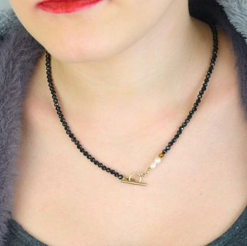 Naszyjnik damski srebrny DIA-NSZ-4883-925 z turmalinem, perłą i hematytem. Srebro próby 925, pozłacane, długość 50 cm, zapięcie przekładane patyczkiem. Elegancki i wyjątkowy dodatek na co dzień i na wieczór (2).JPG