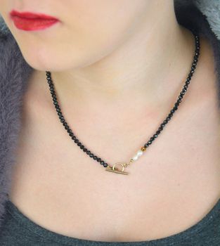 Naszyjnik damski srebrny DIA-NSZ-4883-925 z turmalinem, perłą i hematytem. Srebro próby 925, pozłacane, długość 50 cm, zapięcie przekładane patyczkiem. Elegancki i wyjątkowy dodatek na co dzień i na wieczór (6).JPG