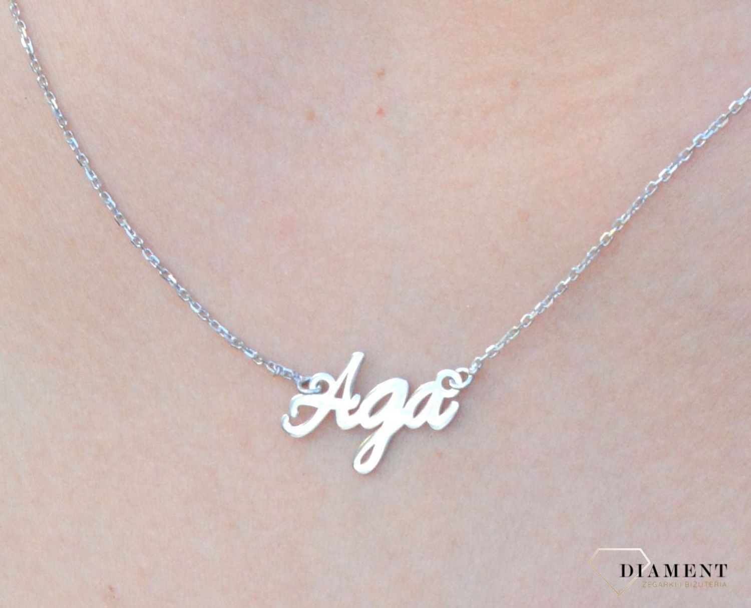 Srebrny naszyjnik damski 925 'Imię Aga' DIA-NSZ-4928AGA-925. Naszyjnik celebrytka imię. Srebrny naszyjnik celebrytka z imieniem. Srebrny naszyjnik imię Aga. Srebrny naszyjnik idealny na prezent..jpg