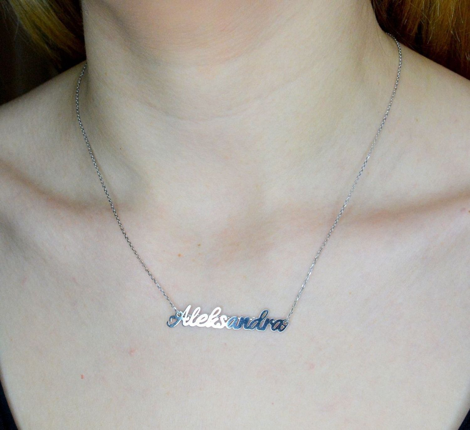 Naszyjnik srebrny damski imię Aleksandra DIA-NSZ-4928ALEKSANDRA-925.  Subtelny i nowoczesny naszyjnik ze srebra próby 925. Piękny naszyjnik ze srebra z imieniem Aleksandra. Jest to doskonały upominek dla kobiety, która nosi właśnie t.jpg