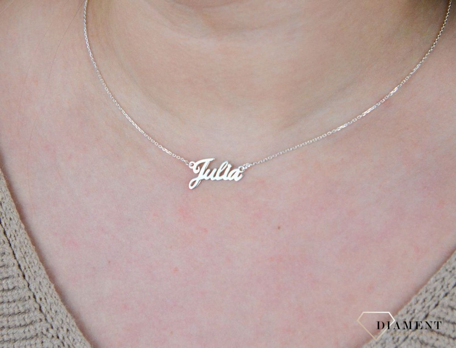 Srebrny naszyjnik celebrytka z imieniem Julia DIA-NSZ-4928JULIA-925.jpg