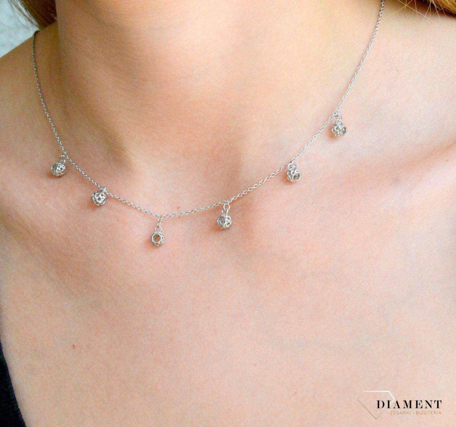 Srebrny naszyjnik celebrytka damskie 925 ażurowe kuleczki DIA-NSZ-4991-925. Srebrny naszyjnik damski. Naszyjnik srebrny celebrytka. Srebrna celebrytka damska z zawieszkami. Srebrny naszyjnik celebrytka damska na prezent (2).jpg