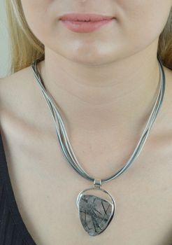 Naszyjnik z kilku rzemyków choker DIA-NSZ-5593-925. Naszyjnik choker. Naszyjnik z rzemyków. Naszyjnik idealny na lato. Naszyjnik młodzieżowy. Naszyjnik damski, ozdobny. Naszyjnik idealny na prezent (2).jpg