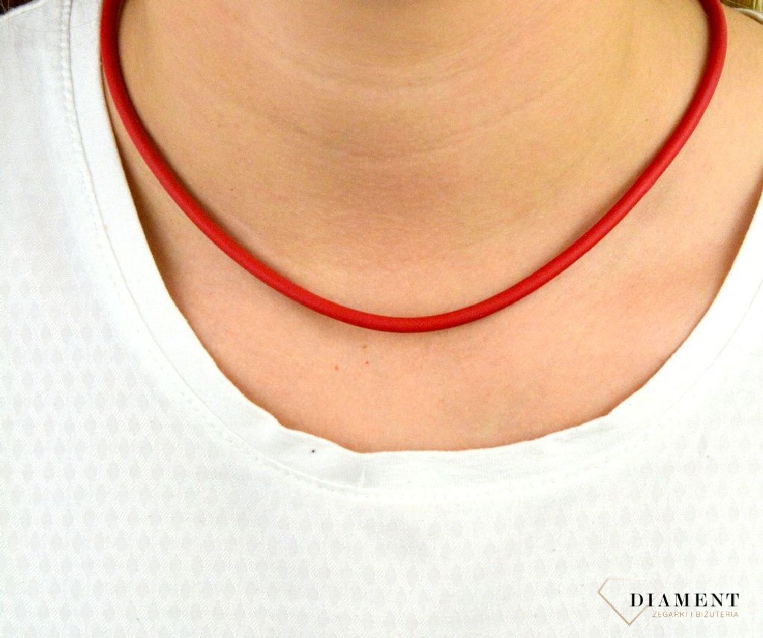 Łańcuszek damski Czerwony Kauczuk Srebrne zapięcie DIA-NSZ-5606-925 (1).jpg