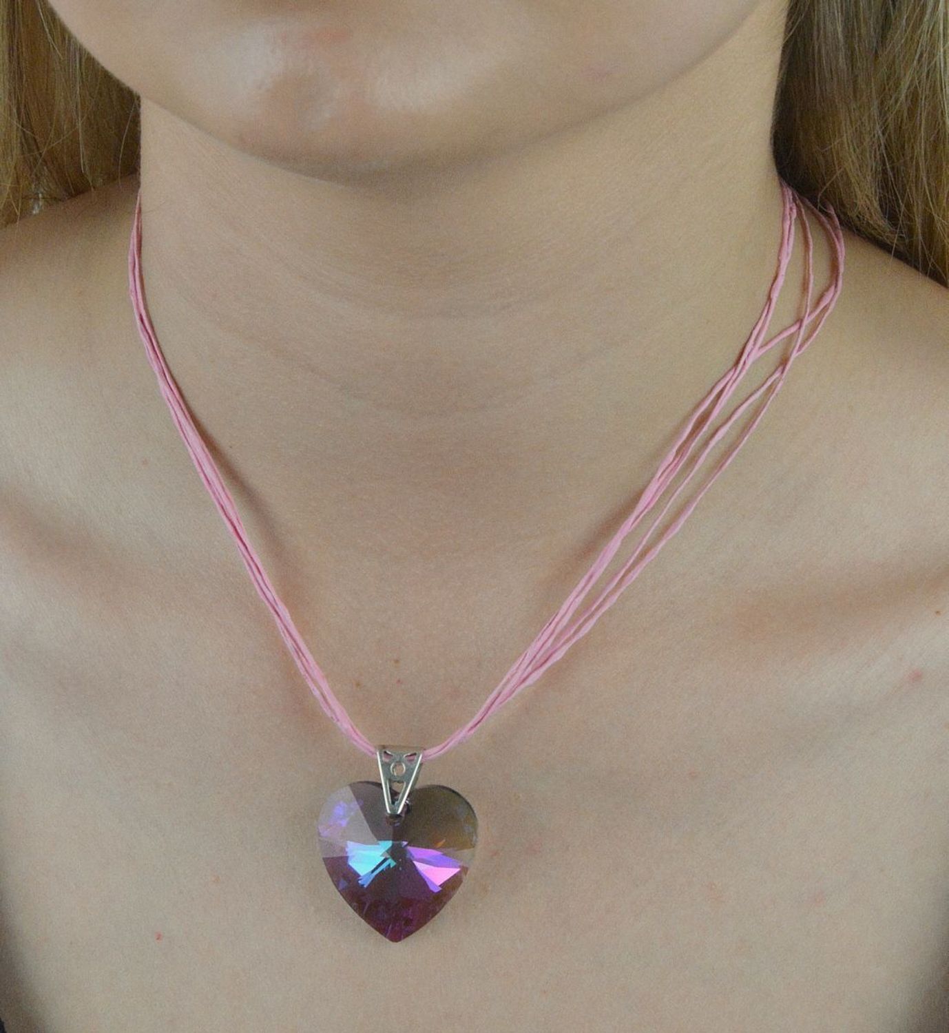 Naszyjnik różowy Sznureczki DIA-NSZ-5620-925. Naszyjnik różowy. Naszyjnik choker. Naszyjnik różowy sznureczki. Naszyjnik z kilku sznureczków. Naszyjnik idealny na lato. Naszyjnik damski, młodzieżowy. Naszyj.jpg