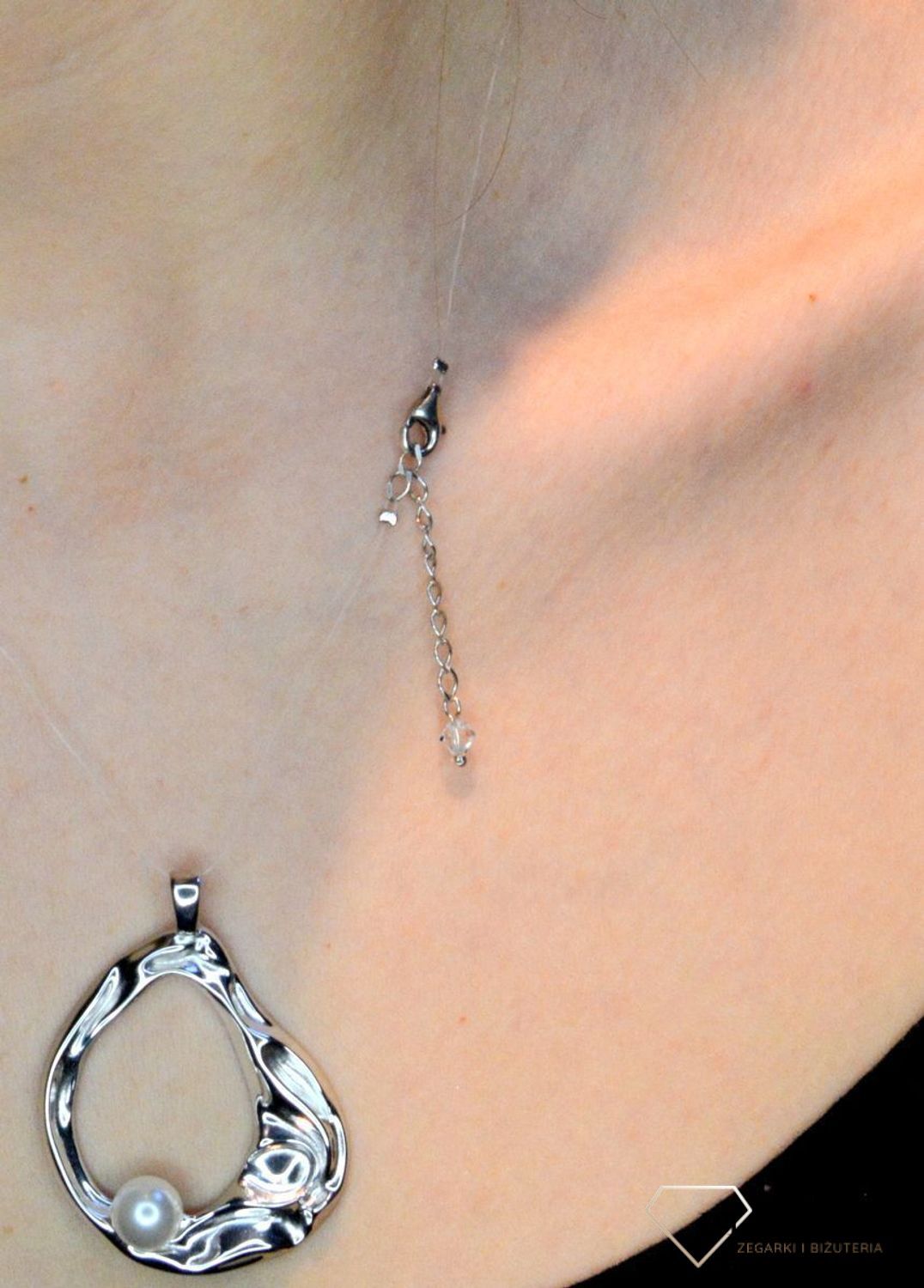 Łańcuszek damski Żyłka przezroczysta Srebrne zapięcie z kryształkiem (1).JPG