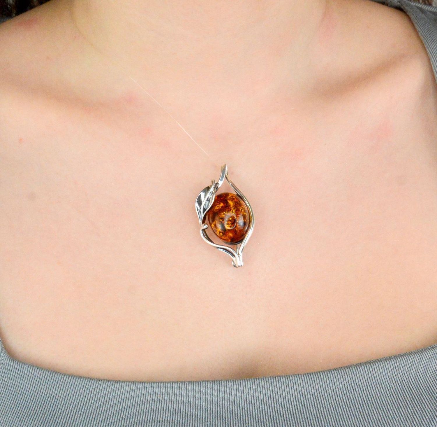 Łańcuszek damski Żyłka przezroczysta Srebrne zapięcie z kryształkiem (1).JPG