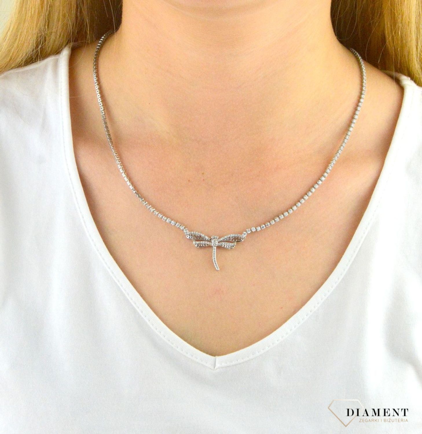 Srebrny naszyjnik Ważka z cyrkoniami DIA-NSZ-5909-925. Srebrny naszyjnik z elementem ozdobnym. Naszyjnik z ważką. Naszyjnik z cyrkoniami. Naszyjnik srebrny ide.jpg