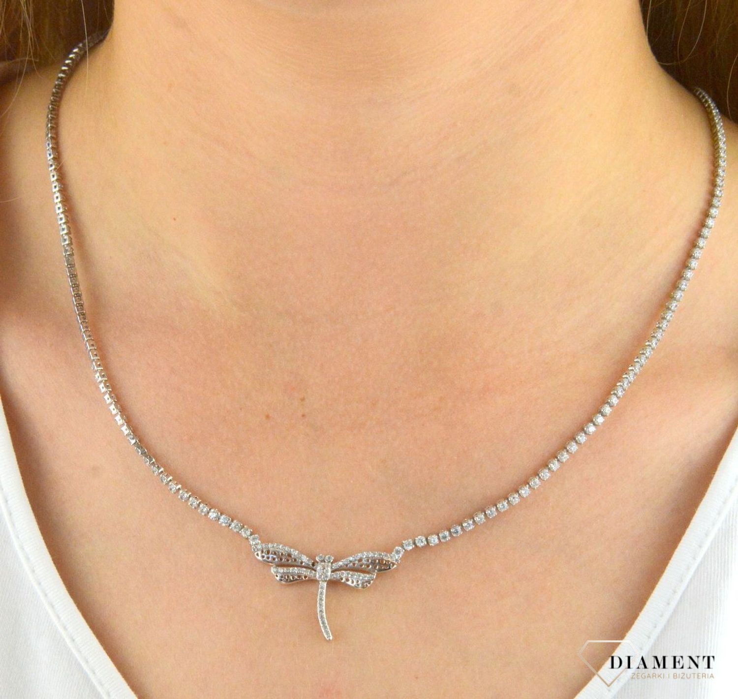 Srebrny naszyjnik Ważka z cyrkoniami DIA-NSZ-5909-925. Srebrny naszyjnik z elementem ozdobnym. Naszyjnik z ważką. Naszyjnik z cyrkoniami. Naszyjnik srebrny ide.jpg