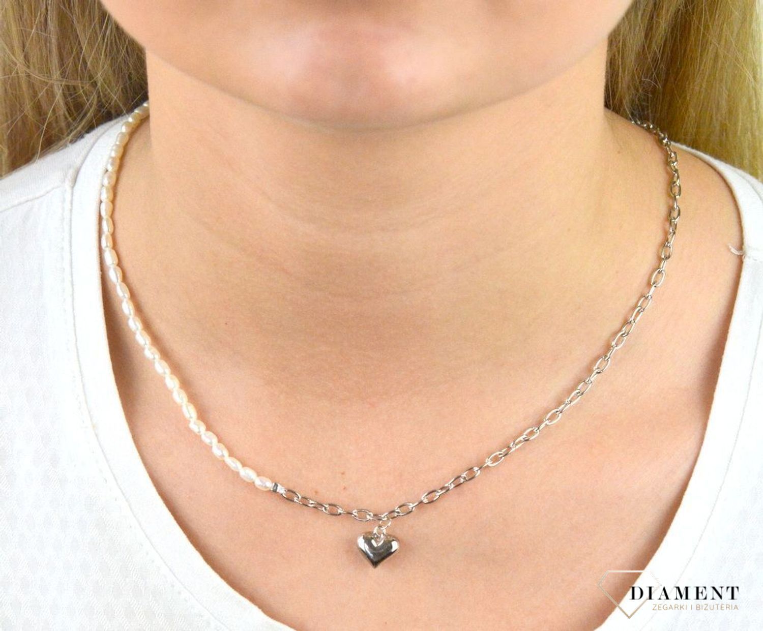 Srebrny naszyjnik  Serce z perłami  925 DIAMENT DIA-NSZ-5949B-925 💎 Niezwykle szykowny naszyjnik wykonany z najwyższej jakości srebra to elegancki dodatek do wielu s.jpg