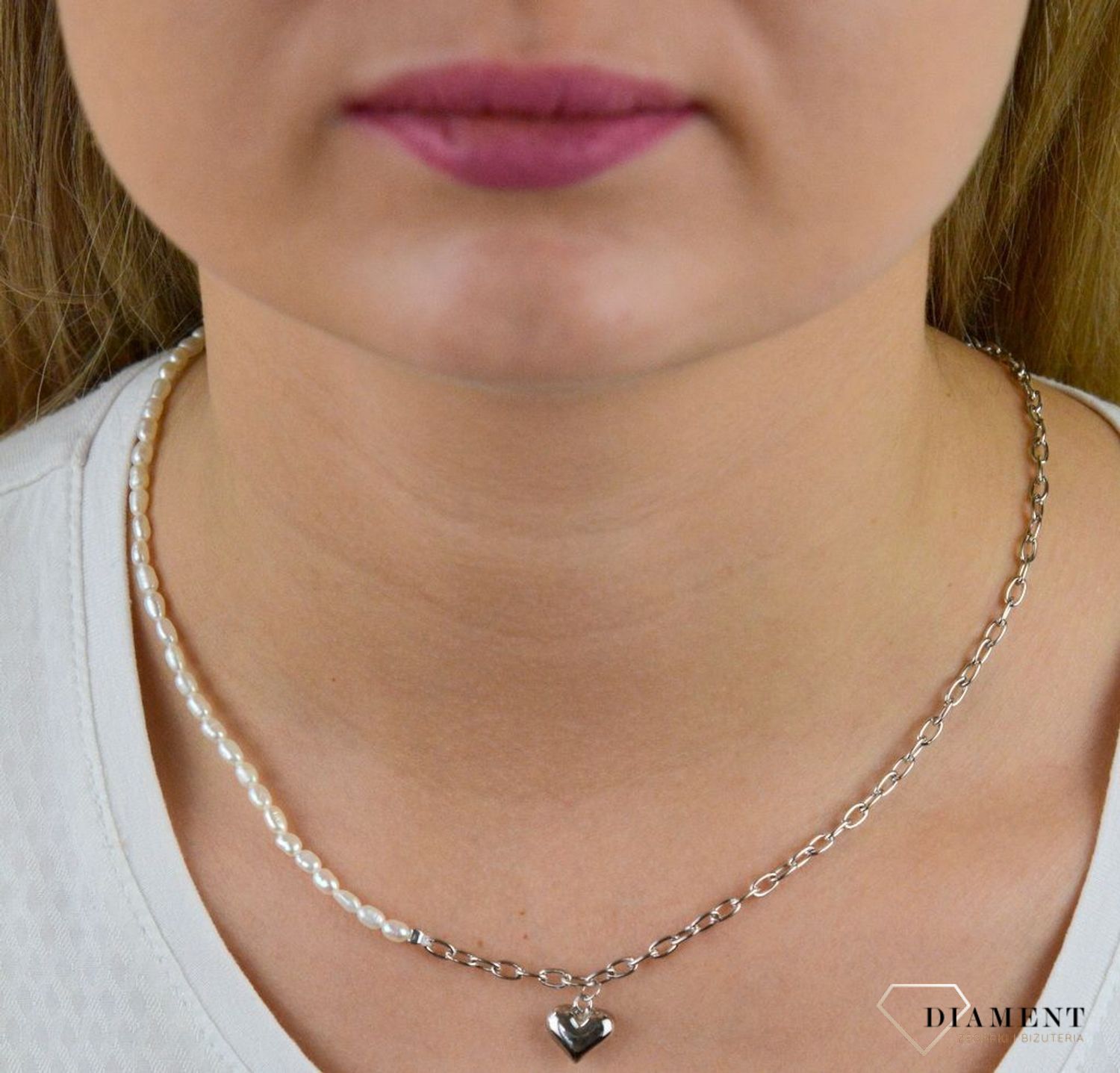 Srebrny naszyjnik  Serce z perłami  925 DIAMENT DIA-NSZ-5949B-925 💎 Niezwykle szykowny naszyjnik wykonany z najwyższej jakości srebra to elegancki dodatek do wielu s.jpg