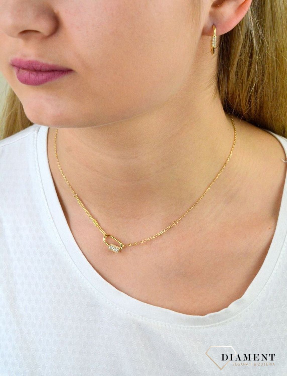 Naszyjnik pozłacany  Owal z cyrkoniami  925 DIAMENT DIA-NSZ-5951-925 💎 Niezwykle szykowny naszyjnik wykonany z najwyższej jakości srebra to elegancki dodatek do wielu.jpg