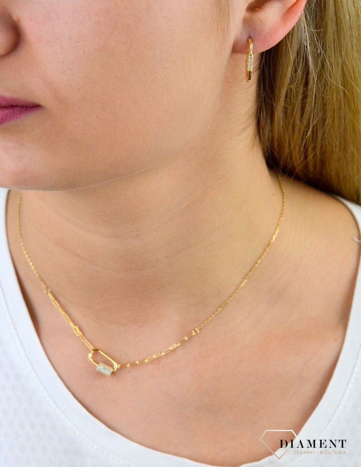Naszyjnik pozłacany  Owal z cyrkoniami  925 DIAMENT DIA-NSZ-5951-925 💎 Niezwykle szykowny naszyjnik wykonany z najwyższej jakości srebra to elegancki dodatek do wielu.jpg