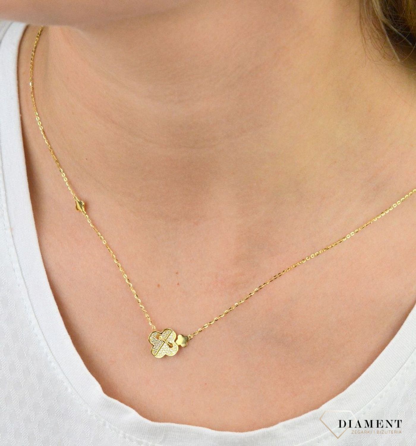 Naszyjnik pozłacany  Olśniewająca koniczynka  925 DIAMENT DIA-NSZ-5952-925 💎 Niezwykle szykowny naszyjnik wykonany z najwyższej jakości srebra to elegancki dodatek do wiel.jpg