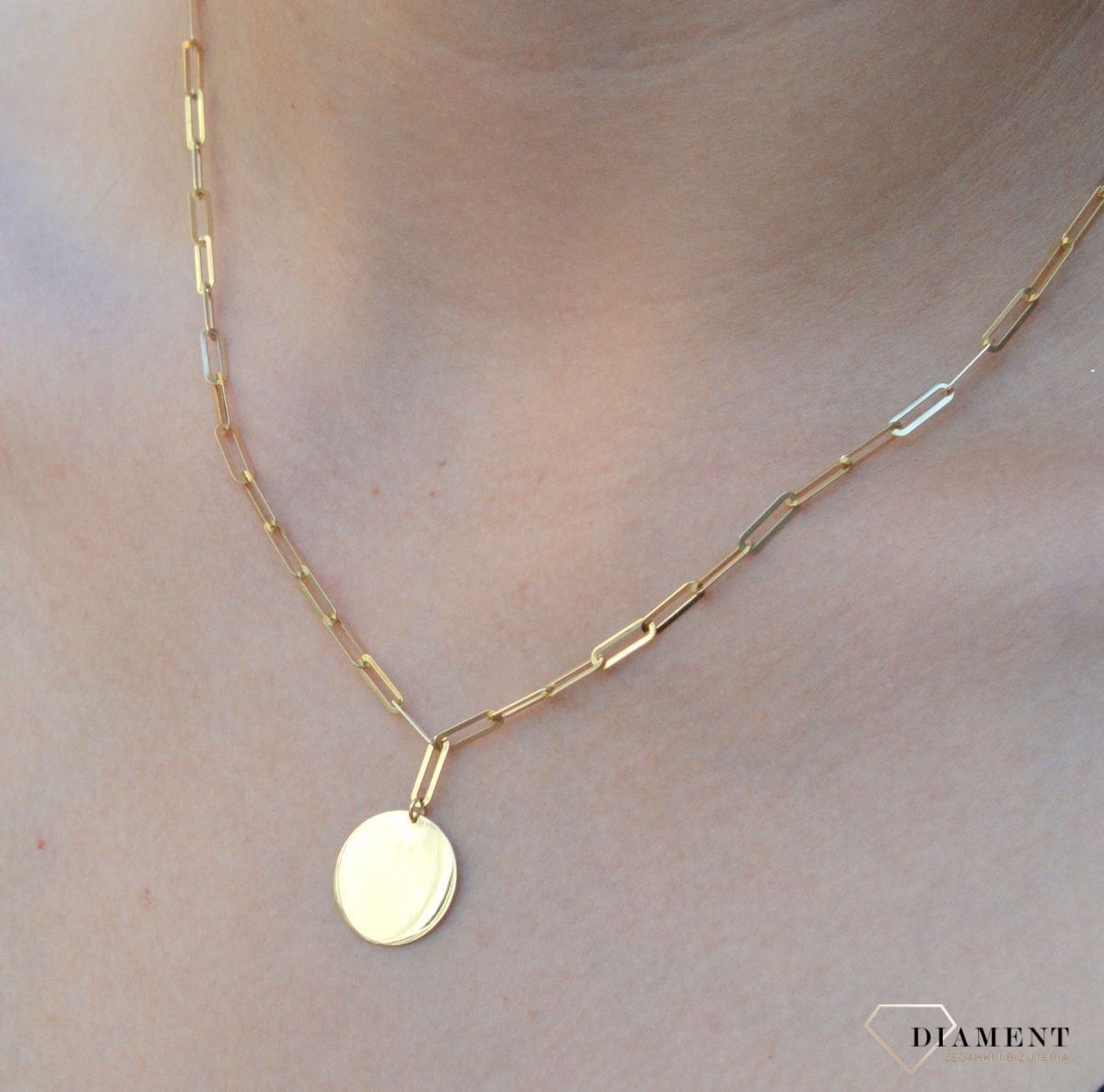 Złoty naszyjnik 585 z okrągłą zawieszką blaszka DIA-NSZ-6199-585. Złoty naszyjnik damski. Złoty naszyjnik elegancki. Złoty naszyjnik z zawieszką. Złoty naszyjnik z okrągłą.jpg