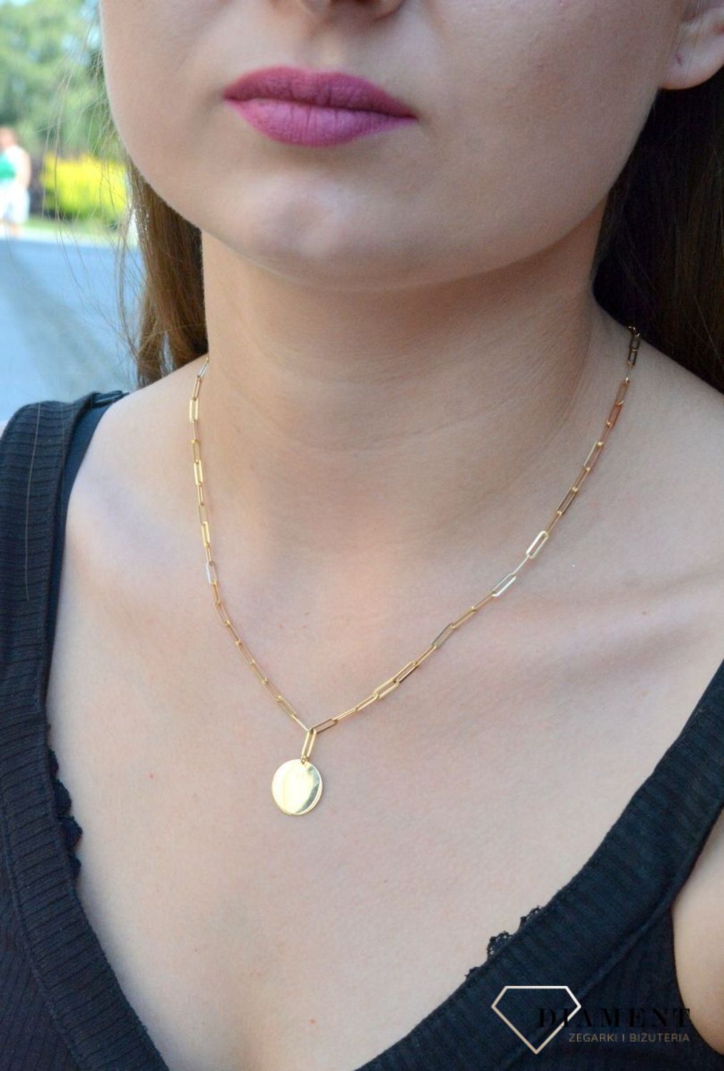 Złoty naszyjnik 585 z okrągłą zawieszką blaszka DIA-NSZ-6199-585. Złoty naszyjnik damski. Złoty naszyjnik elegancki. Złoty naszyjnik z zawieszką. Złoty naszyjnik z okrągłą.jpg