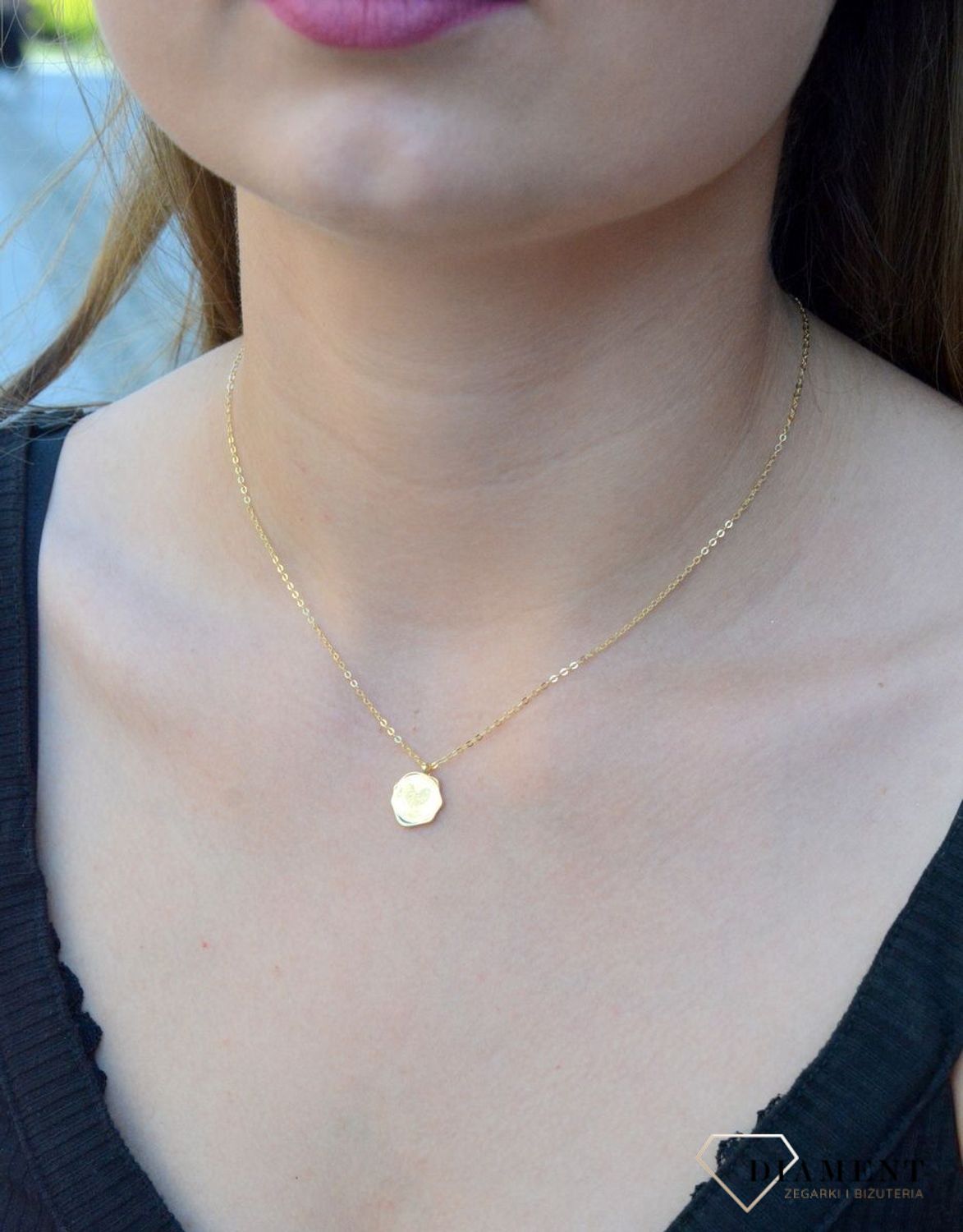 Naszyjnik pozłacany z zawieszką o motywie linii papilarnych DIA-NSZ-6556-925.  Naszyjnik damski srebrny. Naszyjnik dla młodej mamy. Naszyjnik pozłacany celebrytka. Naszyjnik serce damski na prezent. Naszyjnik idealn (1).jpg