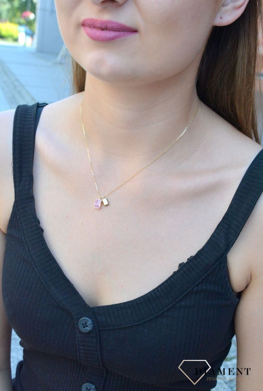 Naszyjnik pozłacany z różową cyrkonią DIA-NSZ-6557-925.  Różowa cyrkonia dzięki wyjątkowemu szlifowi pięknie mieni się w słońcu, co jest wyrazem najwyższego kunsztu jubilerskieg.jpg