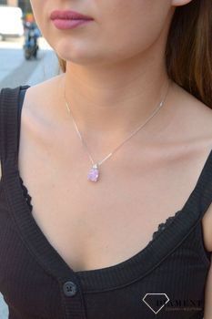 Srebrny naszyjnik różowa cyrkonia DIA-NSZ-6569-925. Klasyczny, lecz efektowny dodatek jest idealnym pomysłem na prezent dla kobiety w każdym wieku. Khjczny, elegancki naszyjnik (5).JPG