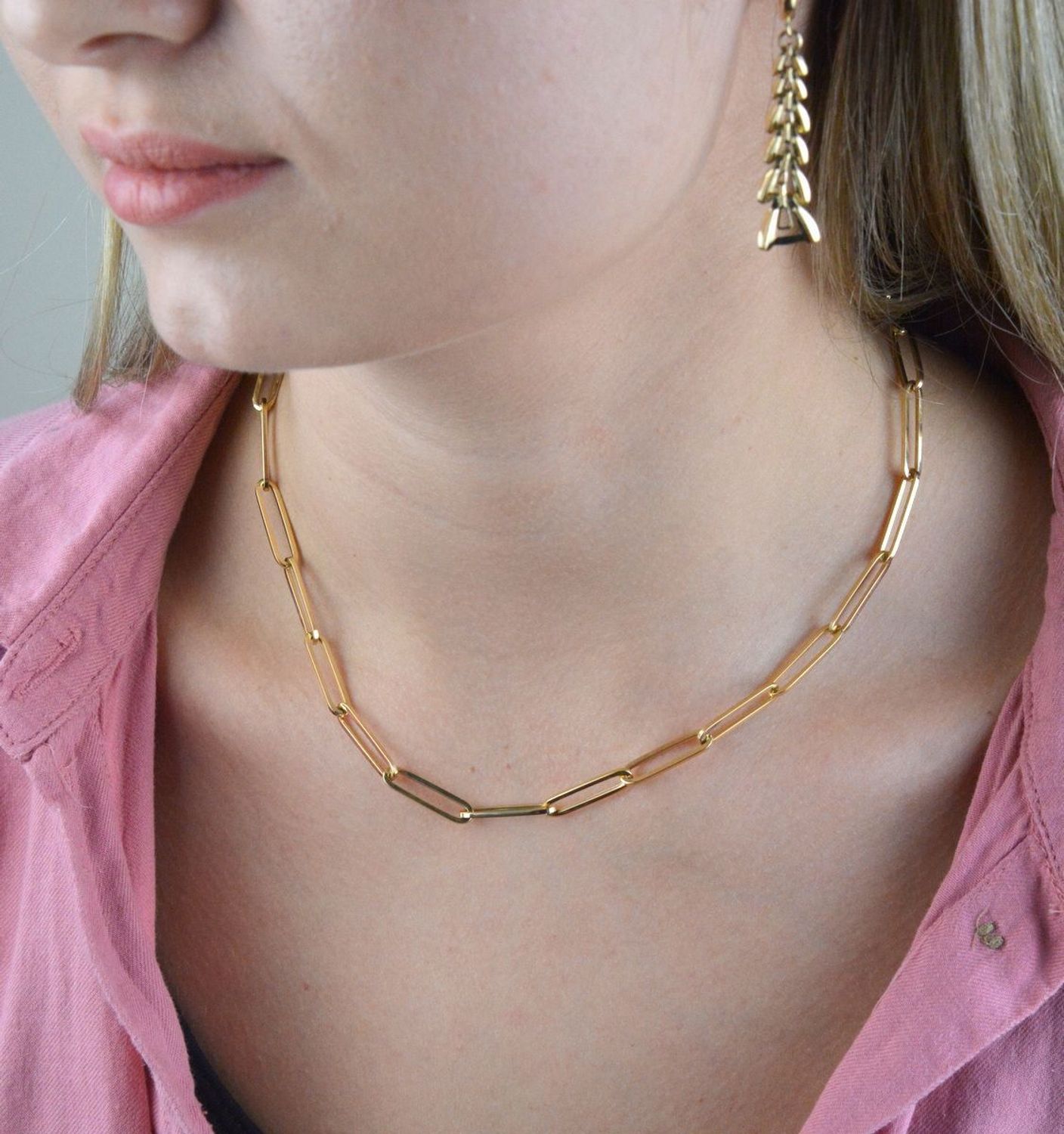 Klasyczny łańcuszek splot spinaczowy, wykonany z żółtego złota próby 585 o wadze około 4,89 g. Łańcuszki to uniwersalne dodatki, które sprawdzają się na każdą okazję i dla kobiet w każdym wieku (2).jpg