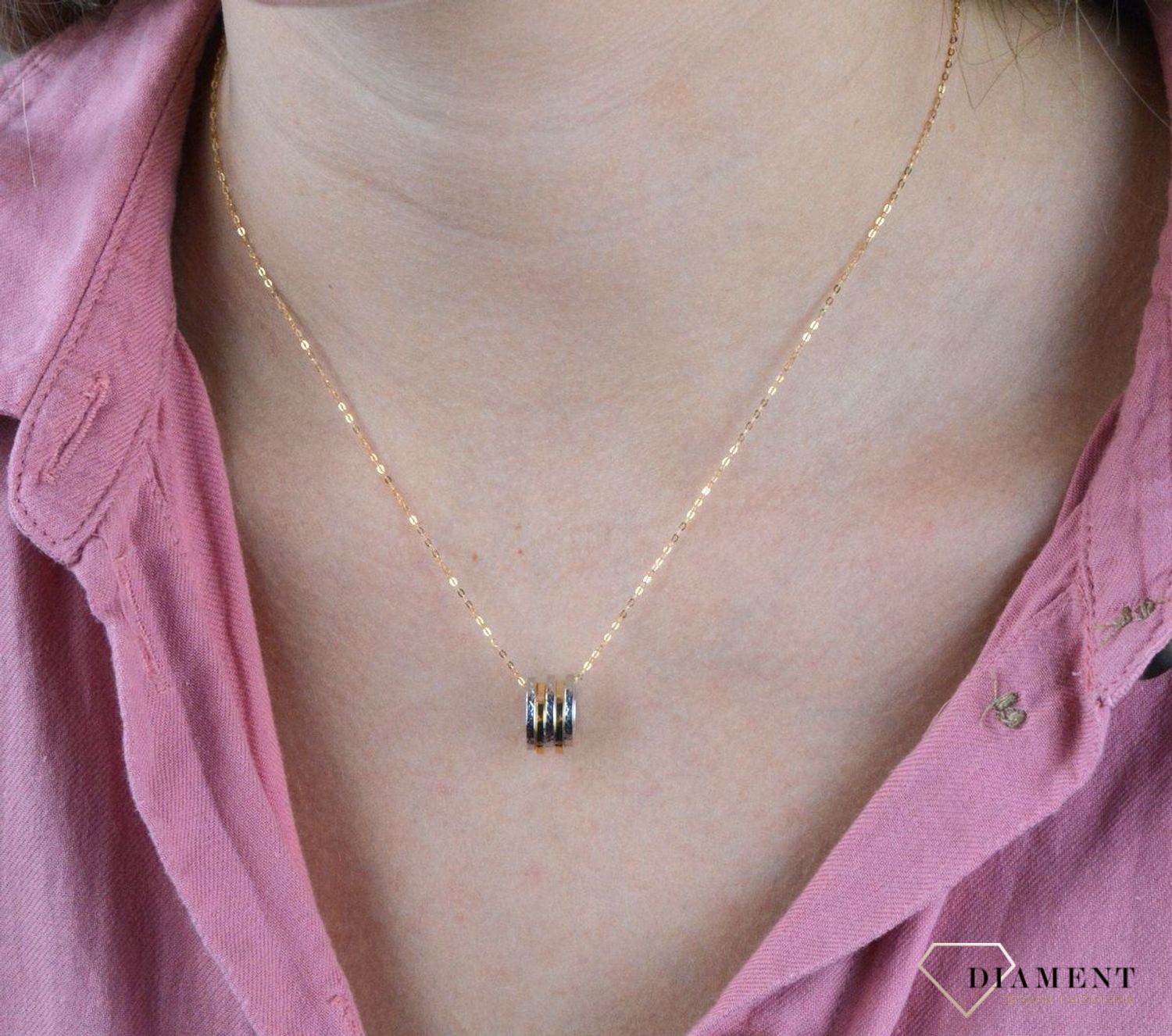 Złoty naszyjnik 585 kółko z białym złotem grawerowanym DIA-NSZ-7593-585.jpg