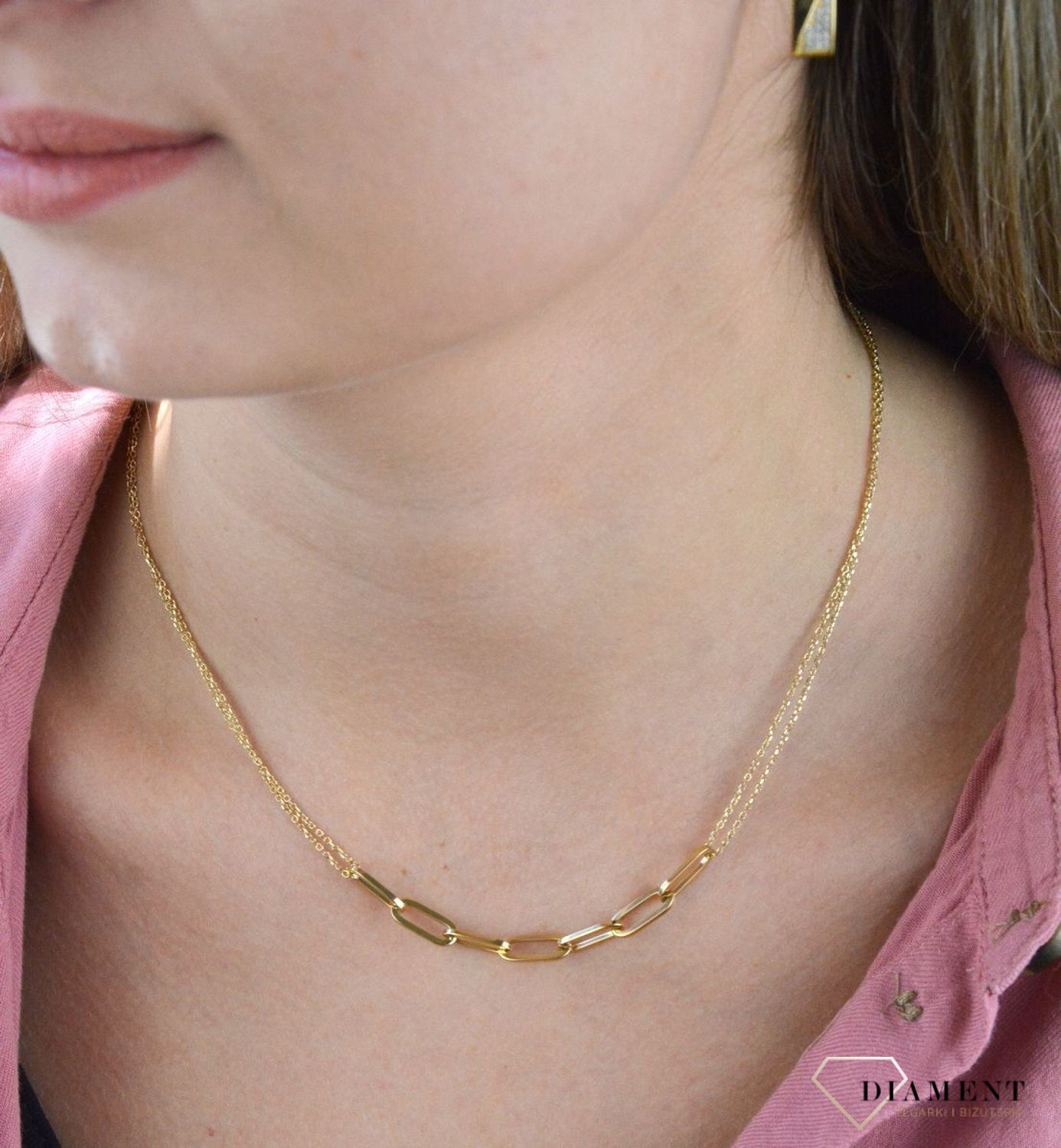 Złoty naszyjnik 585 spinaczowe ogniwPrezentowany złoty naszyjnik to doskonała propozycja dla kobiet, które cenią sobie uniwersalne i oryginalne dodatki.Naszyjnik w takiej formie to ciekawy model, który z pewnością zachwyci kobiety .png