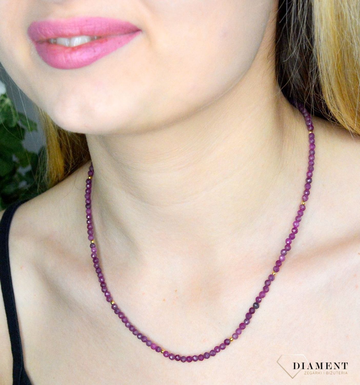 Naszyjnik damski kolorowe kamienie naturalne rubin DIA-NSZ-8052-925. Naszyjniki z kamieniami naturalnymi od lat zachwycają elegancją i ponadczasowym pięknem. Drobne koraliki kamieni naturalnych w kolorze różowym. Naszyjnik to.jpg
