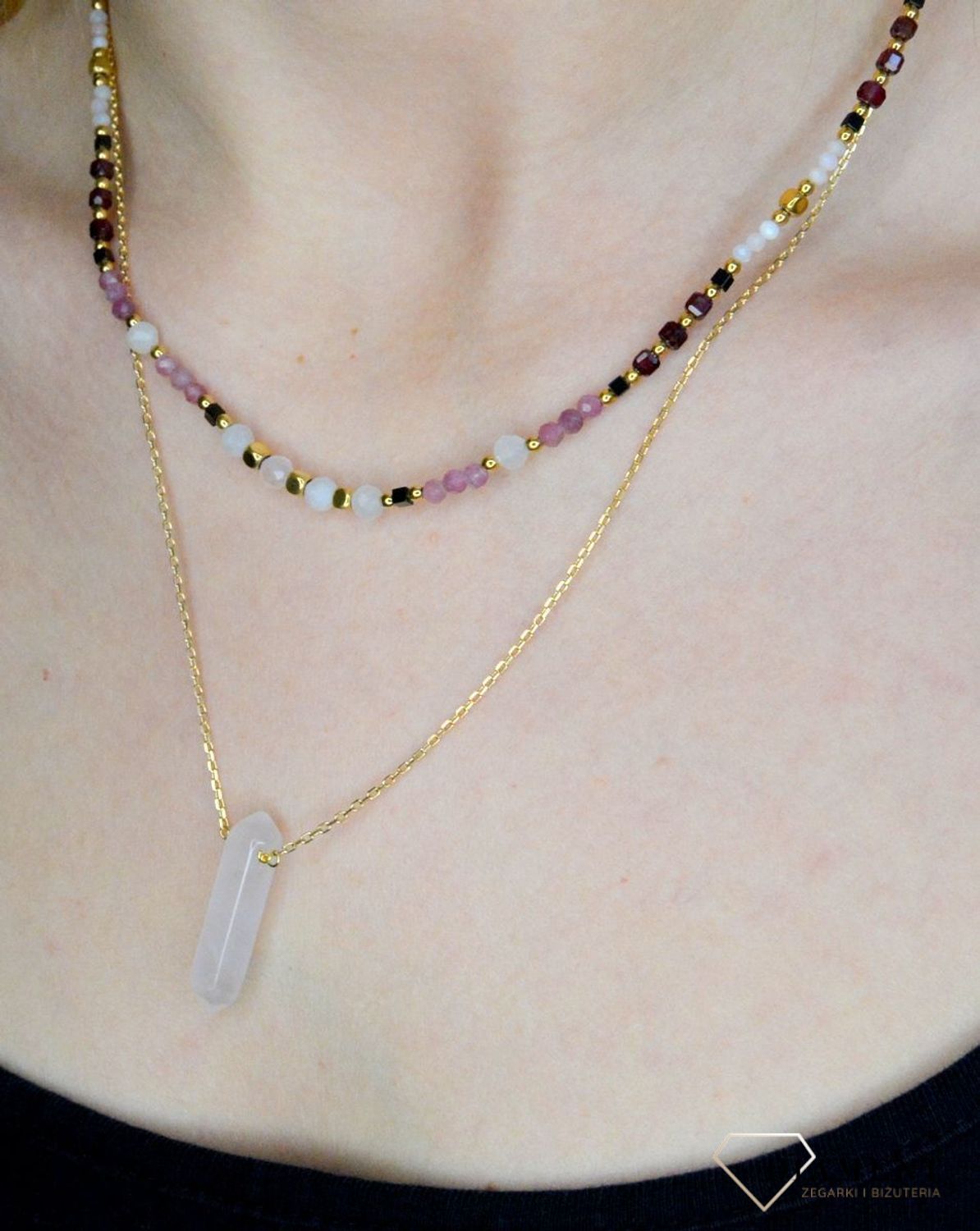 Naszyjnik damski kolorowe kamienie naturalne kwarc różowy, opal, granat, turmalin DIA-NSZ-8053-925.  Naszyjniki z kamieniami naturalnymi od lat zachwycają elegancją i ponadczasowym pięknem. Drobne koraliki kamieni naturalnych.jpg