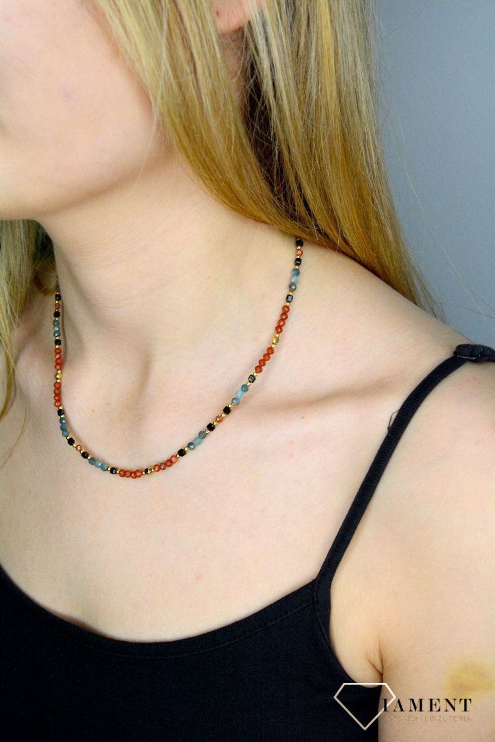Naszyjnik damski kolorowe kamienie naturalne jaspis, turmalin, piasek pustyni DIA-NSZ-8057-925.  Naszyjniki z kamieniami naturalnymi od lat zachwycają elegancją i ponadczasowym pięknem. Drobne koraliki kamieni naturalnych..jpg