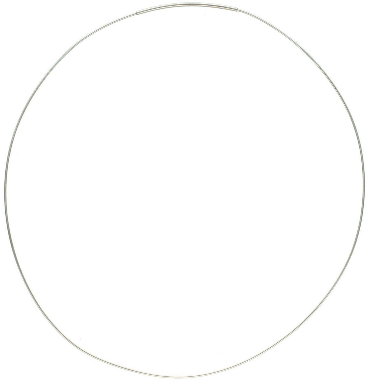 Srebrny naszyjnik damski DIA-NSZ-8535-925 – delikatna sztywna lineczka o długości 45 cm i wadze ok. 4,15 g. Wykonany ze srebra próby 925, posiada wygodne zapięcie wsuwane.1.jpg