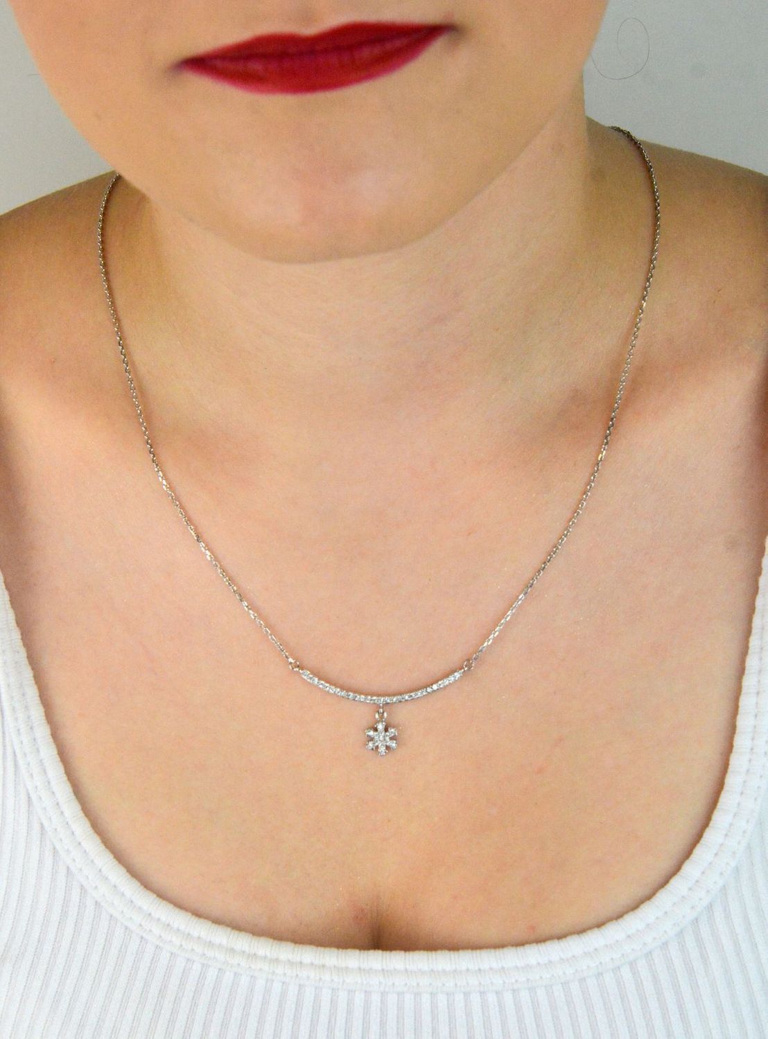Naszyjnik damski ze srebra 925 – model DIA-NSZ-8782-925 z zawieszką śnieżynką i cyrkonią 8 mm. Długość 45+2 cm, waga 3,50 g. Idealny prezent, piękna zimowa elegancja.1.jpg
