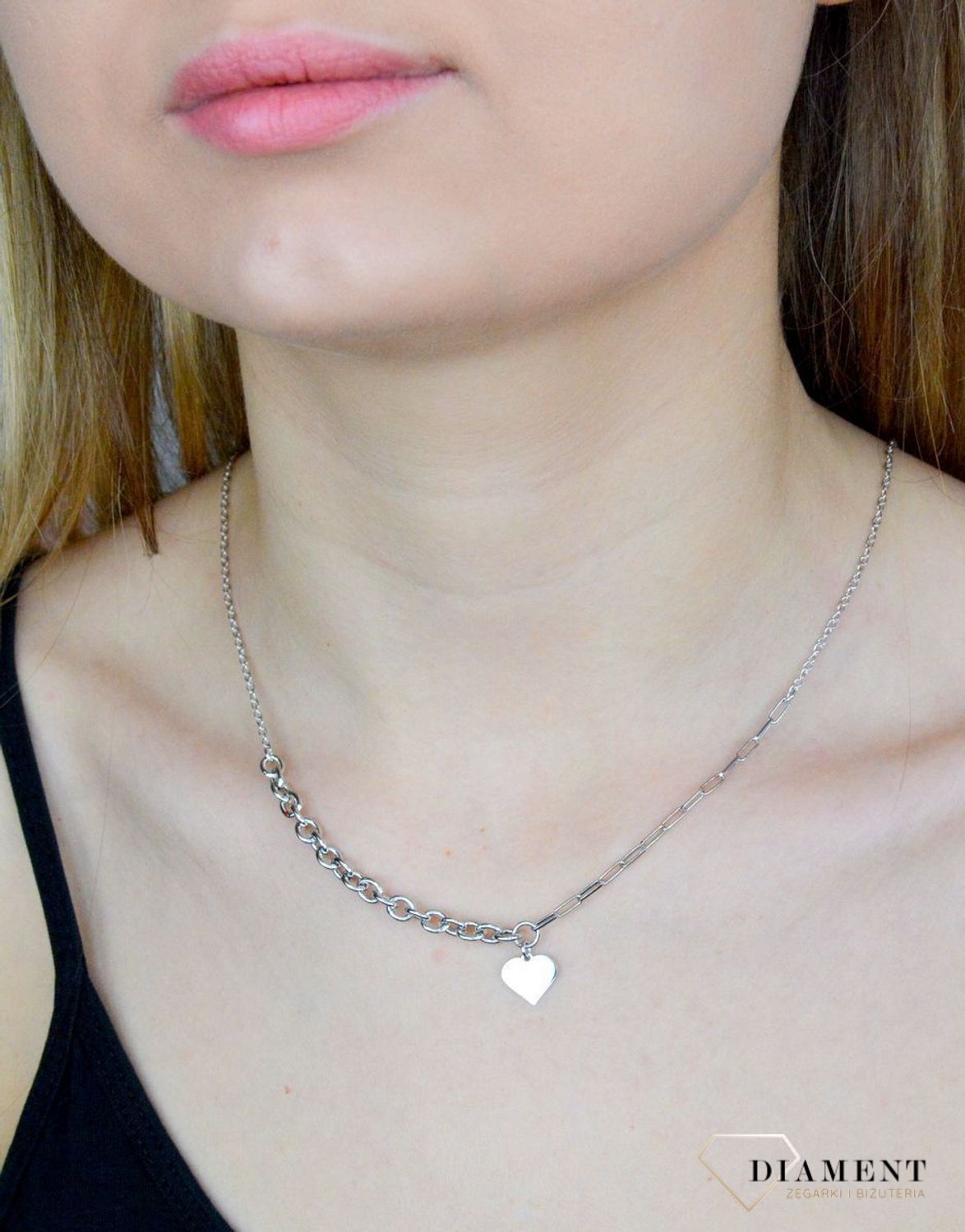 Naszyjnik srebrny damski z serduszkiem Hit blogerek DIA-NSZ-9097-925. Niezwykle szykowny naszyjnik wykonany z najwyższej jakości srebra to elegancki dodatek do wielu stylizacji. Naszyjnik będzie świetnym dodatkiem pasującym do.jpg
