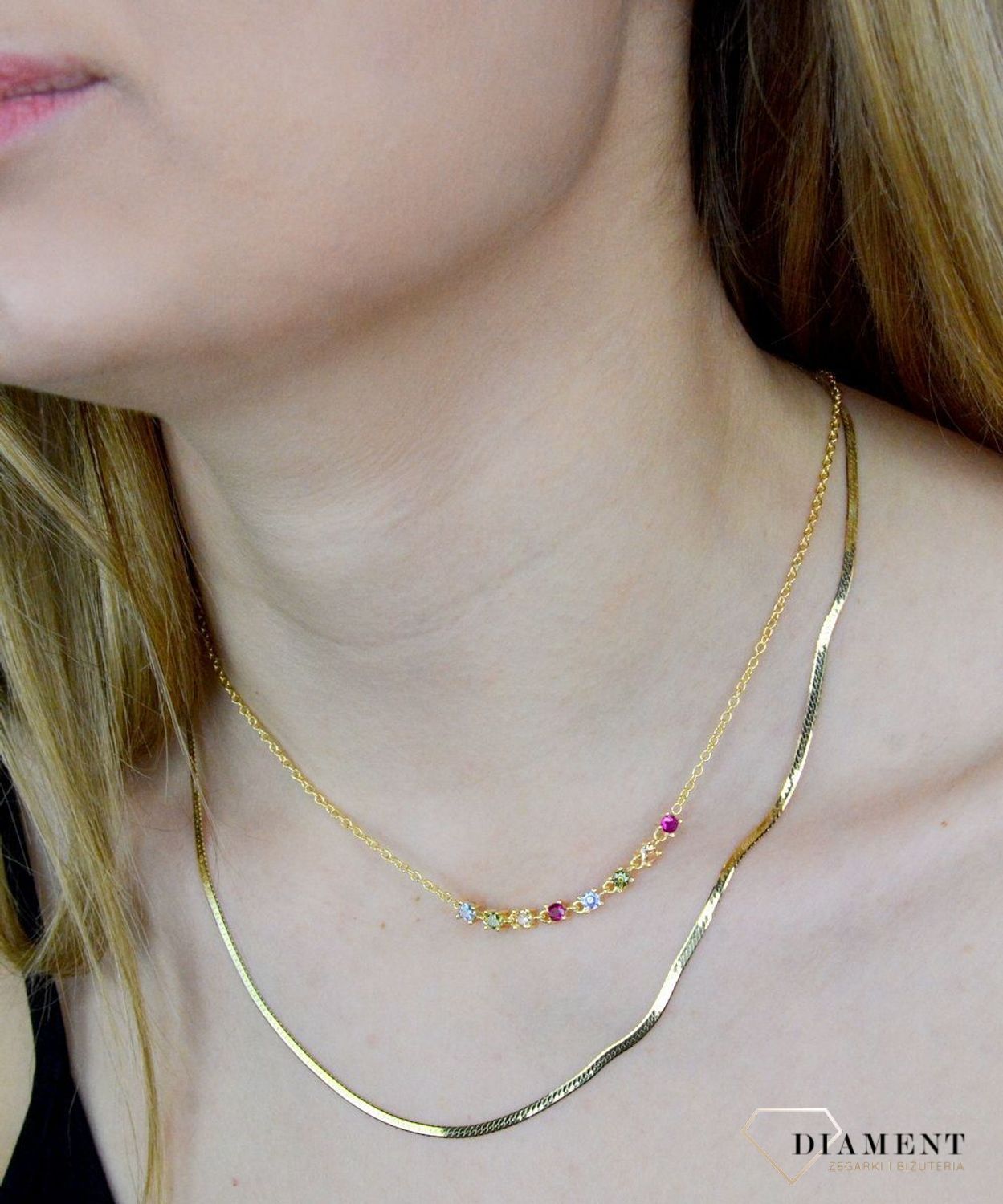 Naszyjnik wykonany z najwyższej próby srebra o dwóch połączonych łańcuszkach, żmijka i ankier z ozdobnymi kolorowymi cyrkoniami. Biżuteria o niezwykle oryginalnym aspekcie wizualnym.jpg