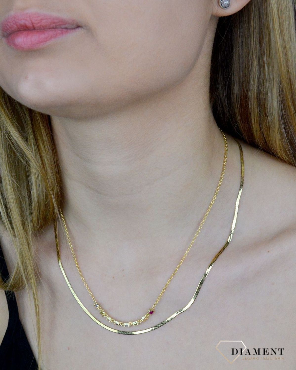 Naszyjnik wykonany z najwyższej próby srebra o dwóch połączonych łańcuszkach, żmijka i ankier z ozdobnymi kolorowymi cyrkoniami. Biżuteria o niezwykle oryginalnym aspekcie wizualnym.jpg