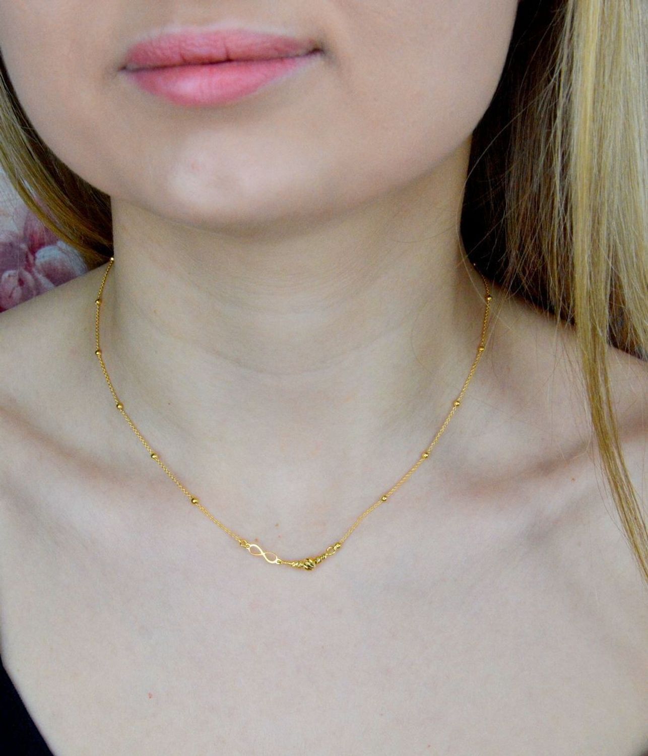 Naszyjnik srebrny pokryty złotem z kuleczkami DIA-NSZ-9106-925. Naszyjnik wykonany z najwyższej próby srebra o podwójnym splocie ankier z ozdobnymi kuleczkami umieszczonymi po całości naszyjnika. Naszyjnik srebrny pokryty złot.jpg