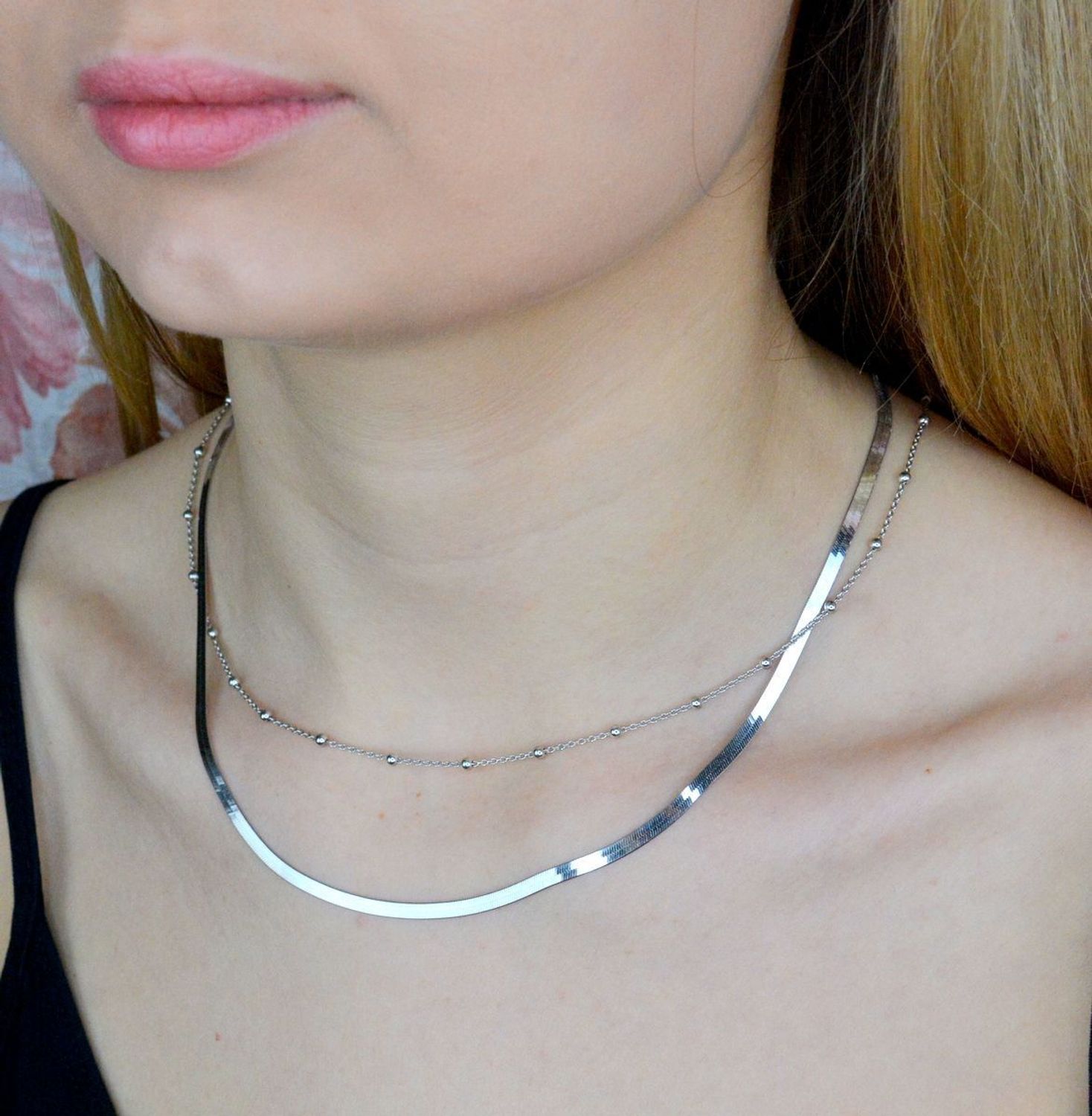 Naszyjnik srebrny damski żmijka z ozdobnymi kuleczkami DIA-NSZ-9116-925. Naszyjnik wykonany z najwyższej próby srebra o dwóch połączonych łańcuszkach, żmijka i ankier z ozdobnymi kuleczkami. Naszyjnik damski srebrny jest ideal.jpg