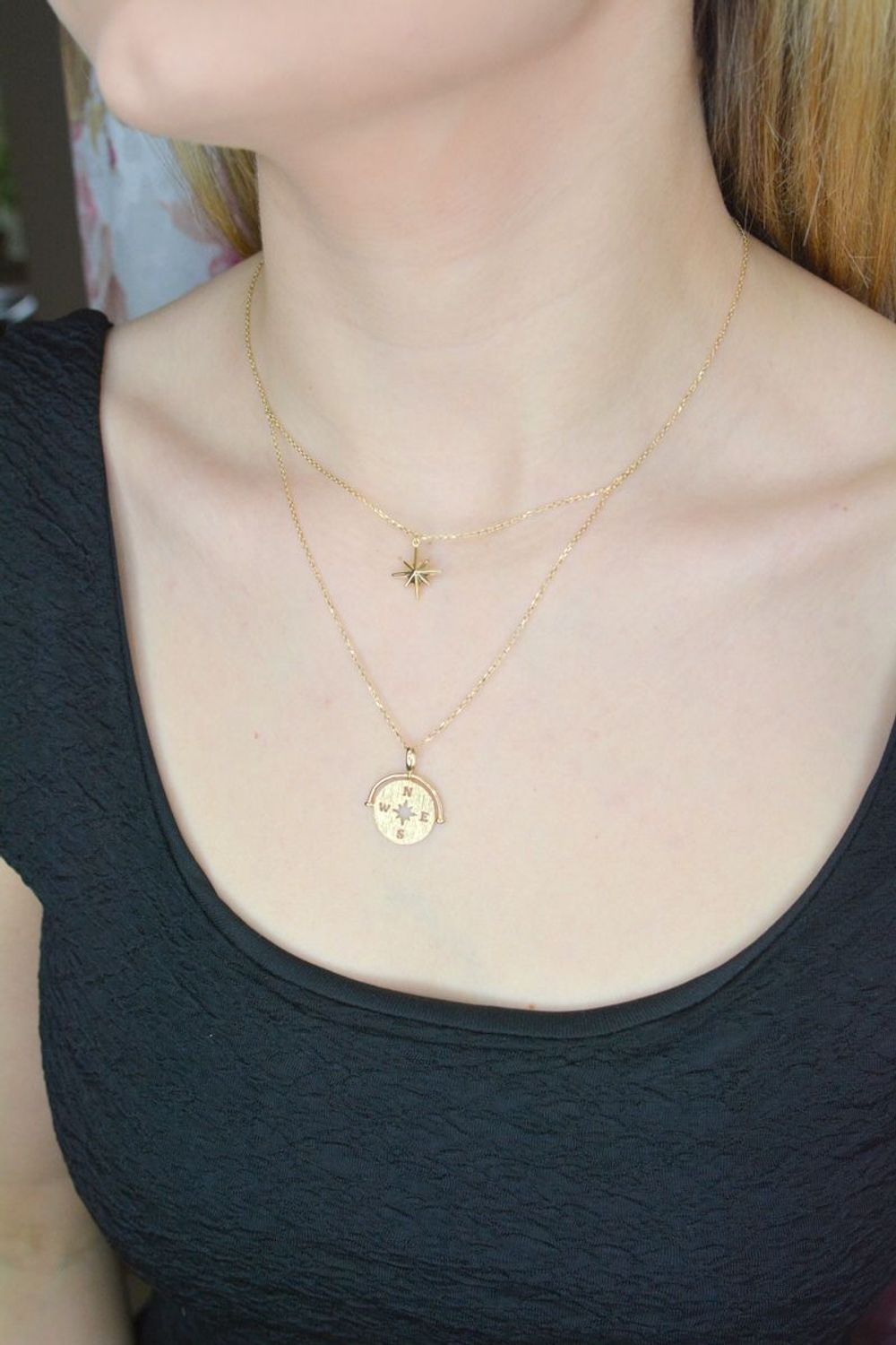 Złoty naszyjnik 585 celebrytka z kompasem i gwiazdką (1).jpg