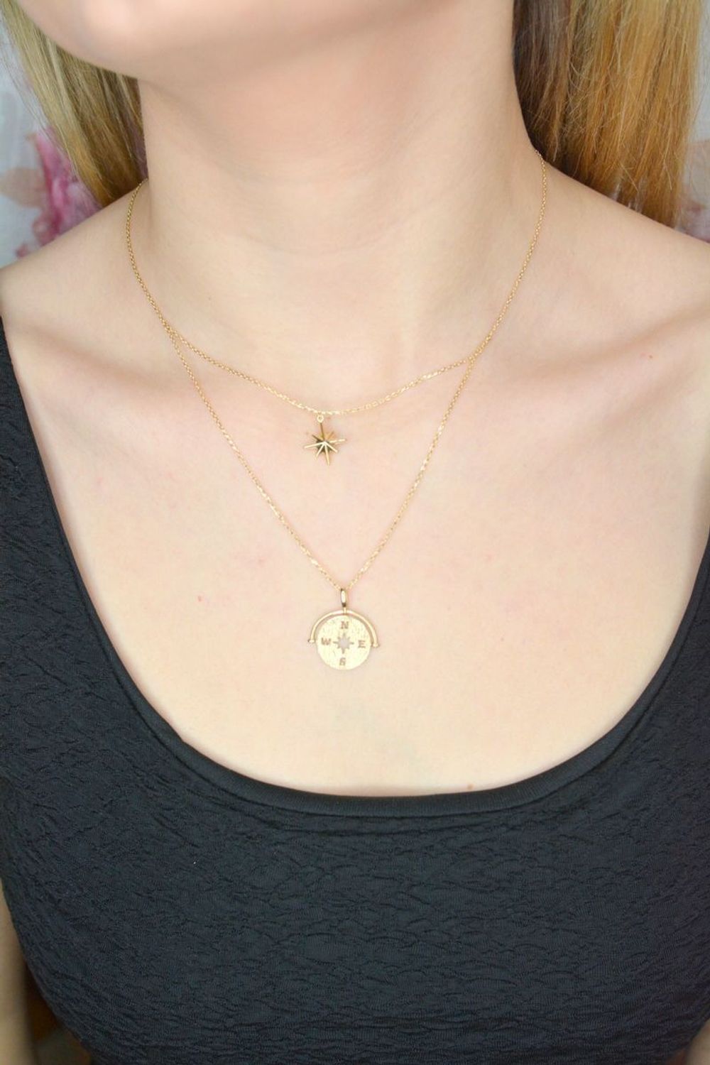 Złoty naszyjnik 585 celebrytka z kompasem i gwiazdką (1).jpg