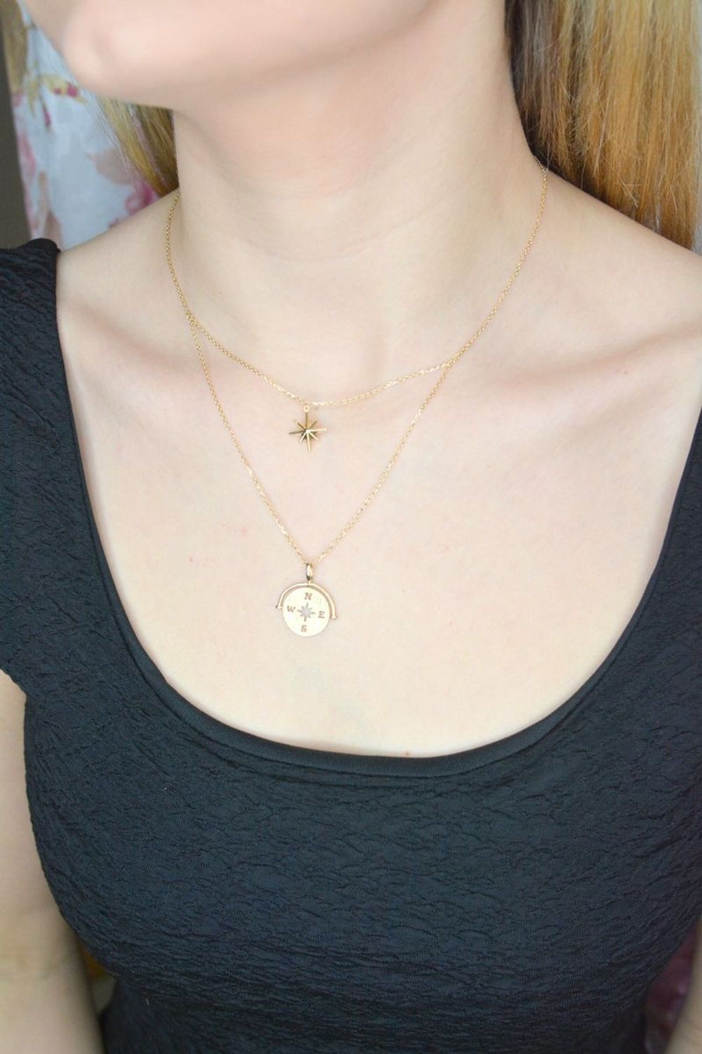 Złoty naszyjnik 585 celebrytka z kompasem i gwiazdką (1).jpg