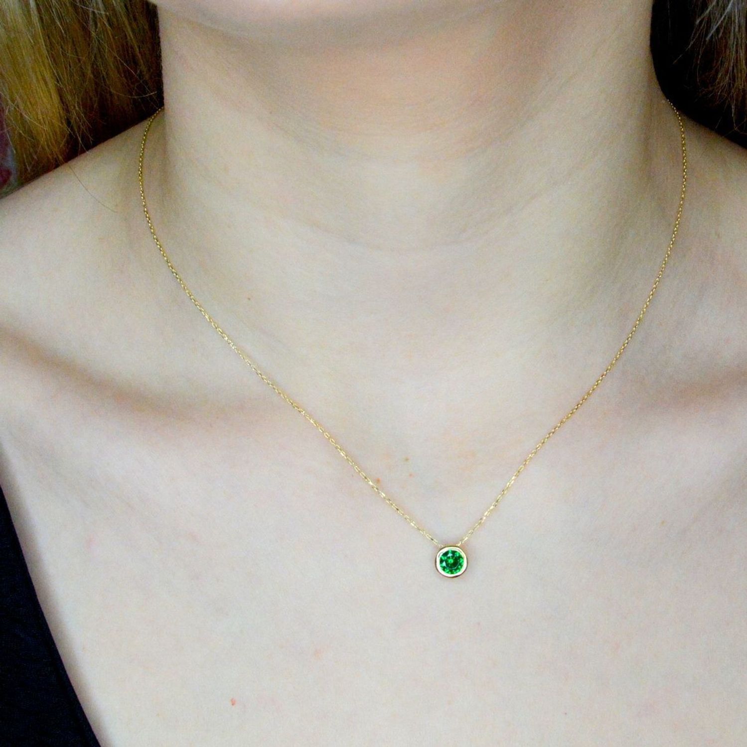 Naszyjnik złoty 585 celebrytka z zieloną zawieszką DIA-NSZ-9710-585 (2).jpg