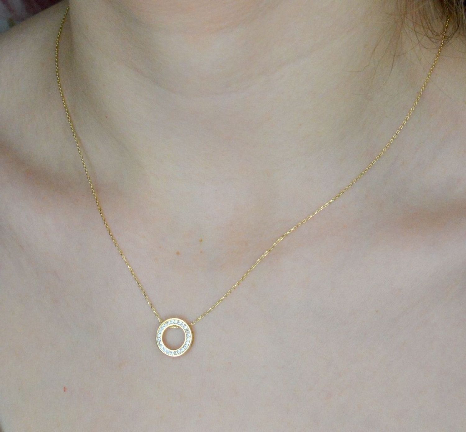 Naszyjnik złoty 585 z okrągłą zawieszką DIA-NSZ-9713-585 (2).jpg