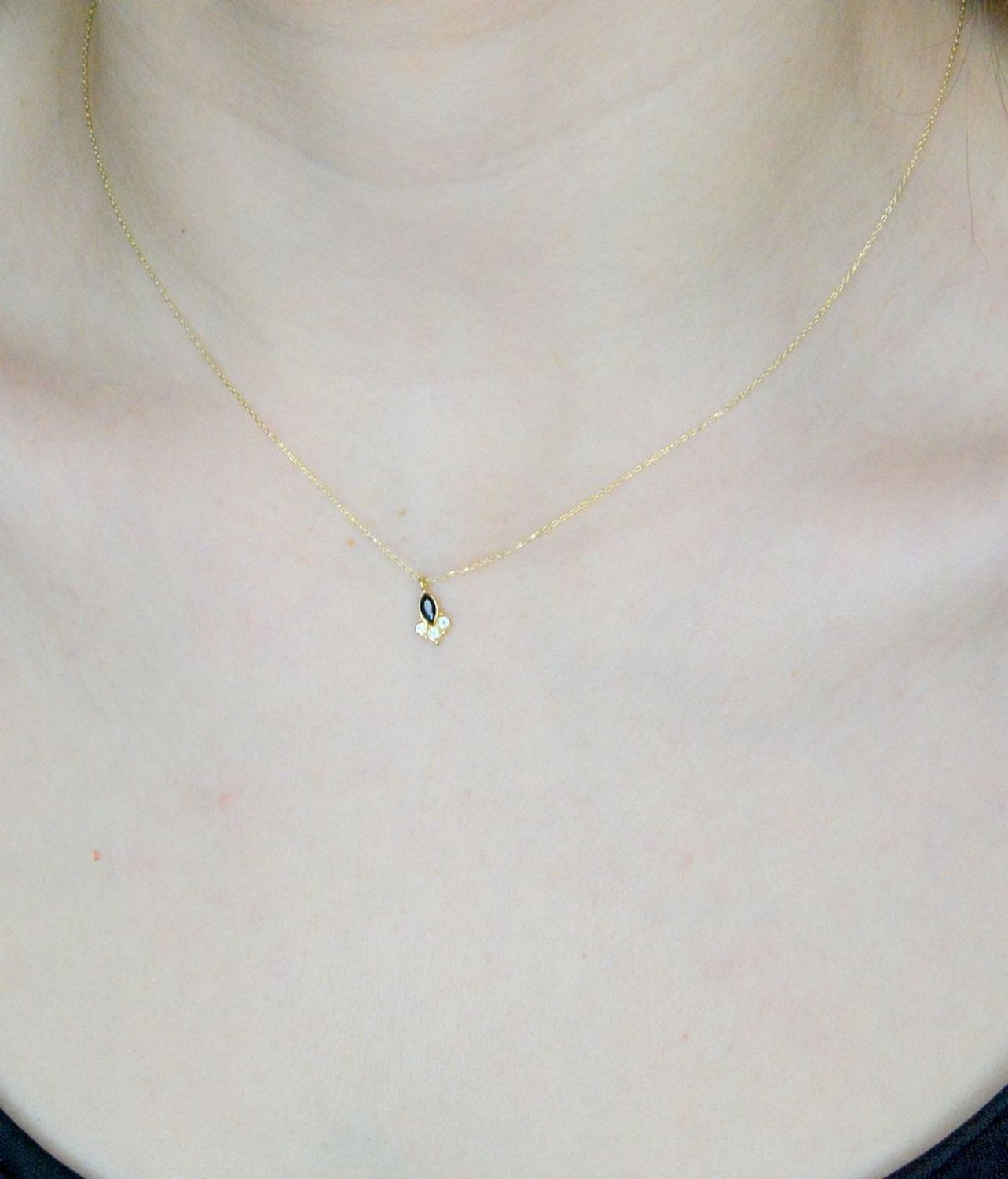 Złoty naszyjnik 585 z delikatną zawieszką DIA-NSZ-9715-585 (2).jpg