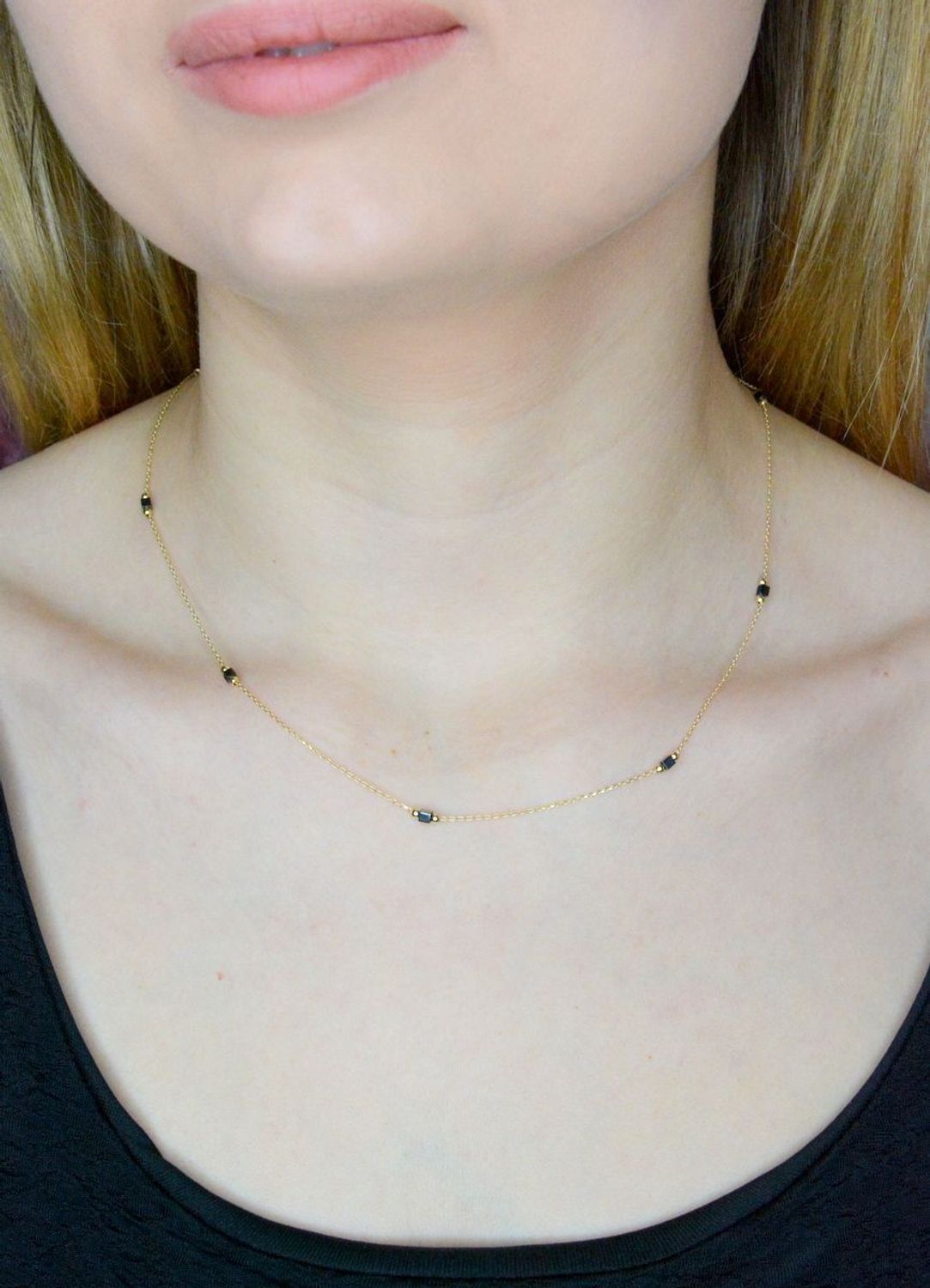 Naszyjnik złoty 585 czarne sześcienne koraliki i złote kuleczki DIA-NSZ-9719-585 (1).jpg