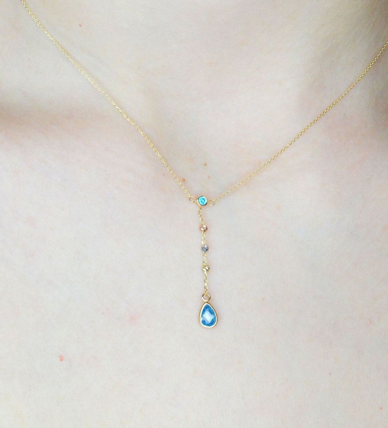 Naszyjnik złoty 585 z krawatką i niebieskimi cyrkoniami DIA-NSZ-9725-585 (2).jpg