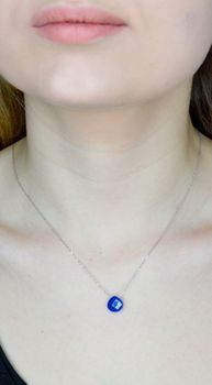 Srebrny naszyjnik damski z kamieniem naturalnym Lapis Lazuli DIA-NSZ-9976-925.  Na ten naszyjnik składa się z zawieszki kamienia naturalnego Lapis Lazuli (5).JPG