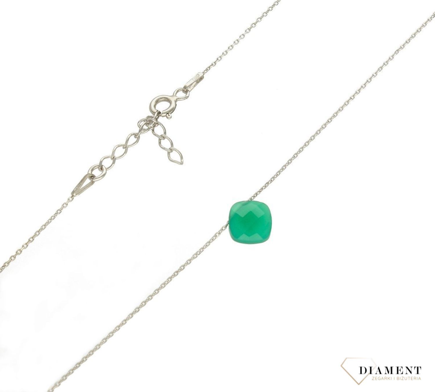 Srebrny naszyjnik damski z kamieniem naturalnym Chalcedon chromowy DIA-NSZ-9980-925. Naszyjnik składa się z zawieszki kamienia naturalnego Chalcedon chromowy w kształcie kwadratu.  Naszyjnik wykonany z najwyższej próby srebra 925. .jpg