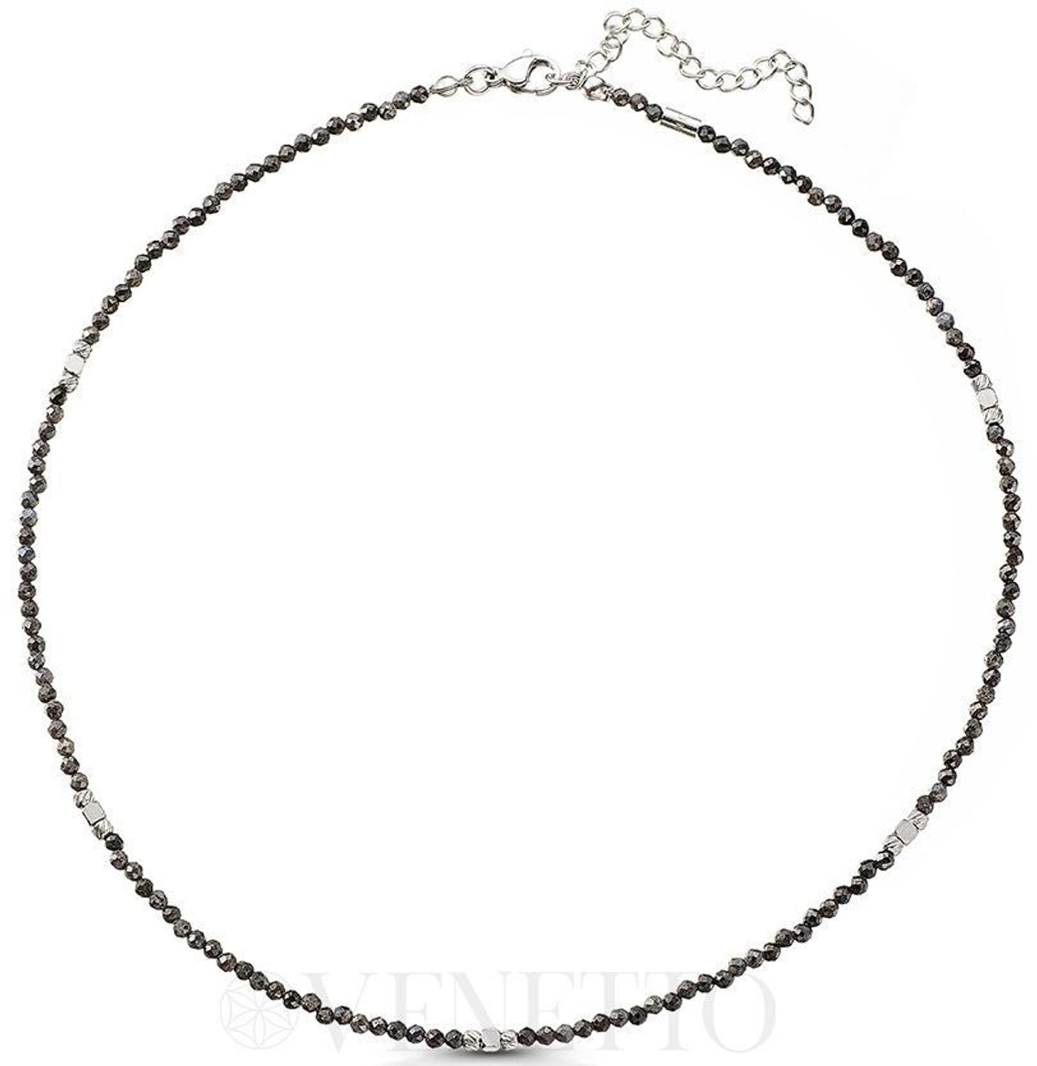 Naszyjnik szafir DIA-NSZ-A1334658-STAL Naszyjnik damski szafir. Naszyjniki z kamieniami naturalnymi od lat zachwycają elegancją i ponadczasowym pięknem. Drobne koraliki kamieni naturalnych w kolorach granatowych.1.jpg