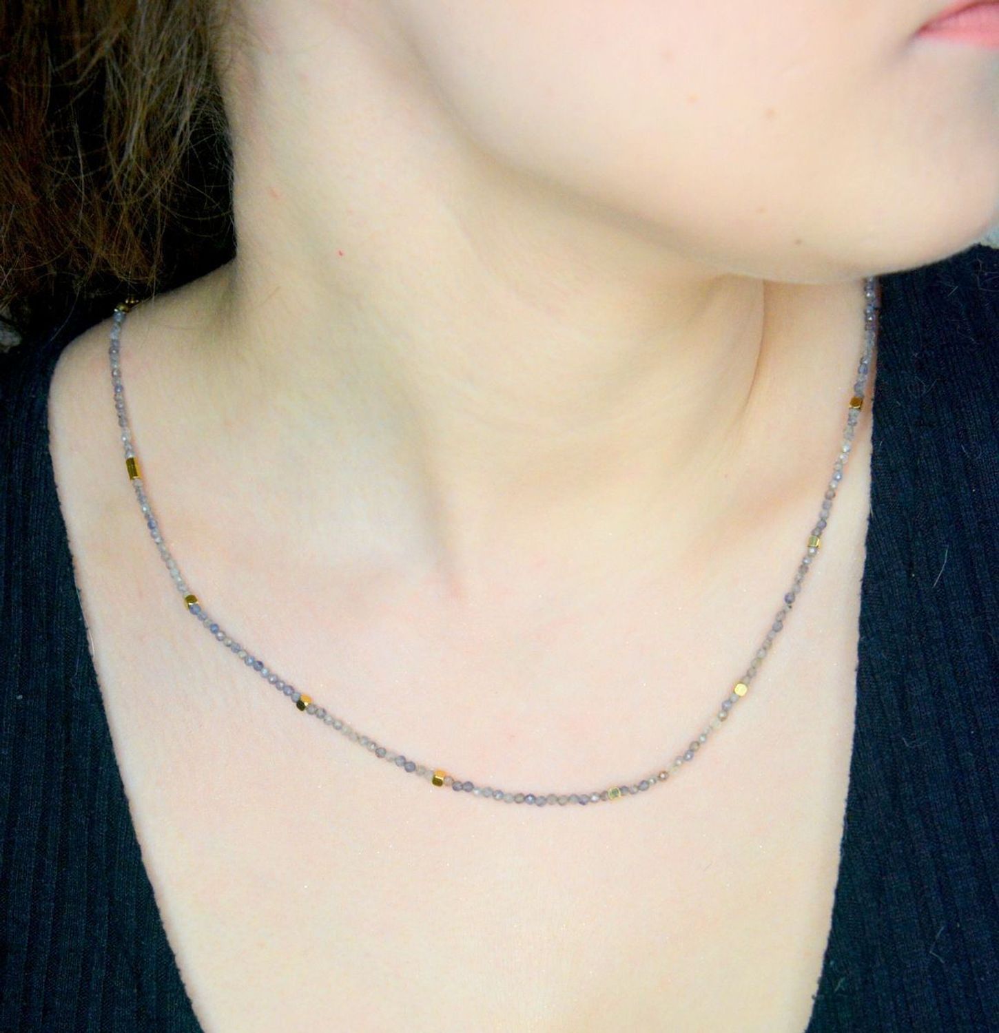 Naszyjnik lapis Phoenix DIA-NSZ-A1404254-STAL Naszyjnik damski lapis Phoenix. Naszyjniki z kamieniami naturalnymi od lat zachwycają elegancją i ponadczasowym pięknem.1.jpg